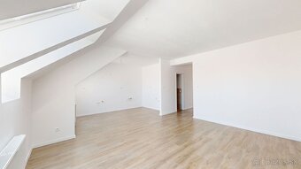 Polianky / B6412 / 2-izbový byt s loggiou - 5