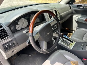 Rozpredam na N.D EU Verzia Chrysler 300C Sedan Limuzína - 5