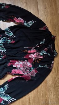 Čierne vzorovaná šaty - 5