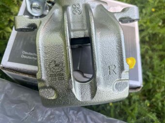 Brzdový strmeň na VW Passat Variant B4 - 5