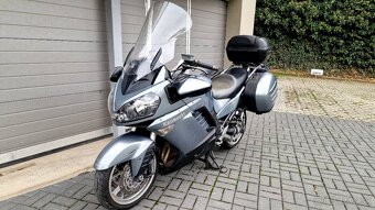 Kawasaki GTR 1400 - 5