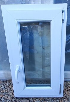 Predám okna :99x44 ,,55x84, 49x83,84x56,80x80, balkon 85x230 - 5