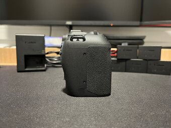 Canon EOS RP + 5x batéria LP-E17 - 5