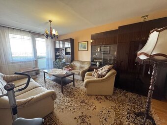 Na predaj 4-izbový byt s balkónom - 5