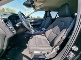 Volvo XC40 D4 Momentum AWD A/T za 23.900 € - 5