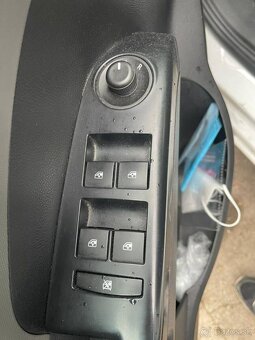 Rozpredám na diely Chevrolet Aveo sedan T300 1.6 85kw F16D4 - 5