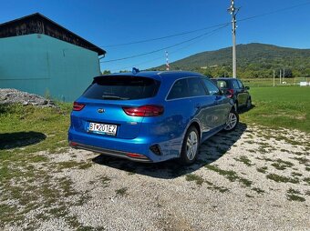 KIA Ceed SW 1.6 CRDi Gold - 5