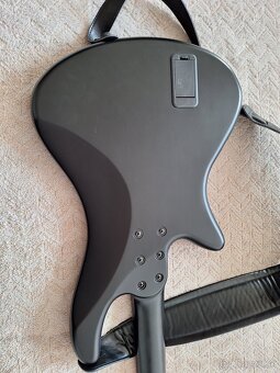 Basgitara Schecter Stiletto Stealth 4 - 5