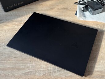 Asus Zenbook OLED - Super stav, ryzen 7, 16gb ram - 5