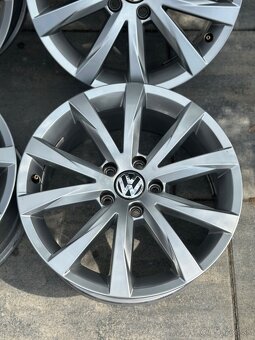 ✅5x112 r17 vw original Passat b8 beetle - 5