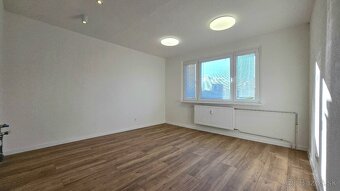 ZNÍŽENÁ CENA - Sliač 2,5 izb. byt kompletná rekonštrukcia - 5
