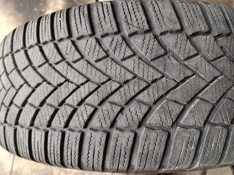 Zimne pneumatiky Bridgestone 215/55R17 - 5
