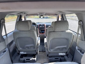 Predám KIA CARNIVAL - 5