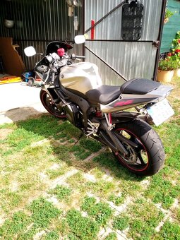 Yamaha R6 - 5
