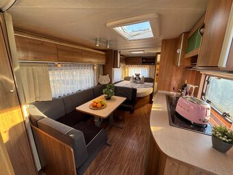 Burstner Averso 550 TK Mover, Predstan, Mikrovlnka - 5