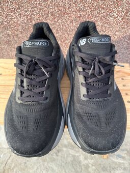 Bezecke tenisky New Balance More V5 - 5
