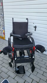 invalidny vozík 40cm s elektrickou vertikalizaciou - 5