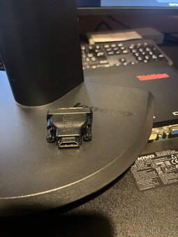 Monitor Lenovo ThinkVision + HDMI adaptér (Vention DVI-HDMI) - 5