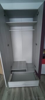 Šatníková skriňa a komoda - 5