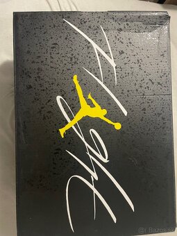 Jordan Flight 4 Retro Thunder - 5