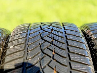 4KS ZÁNOVNÉ ZIMNÉ PNEU GOODYEAR ULTRAGRIP - 225/40 R18 92V - 5