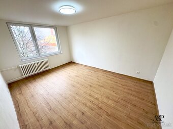 KOMPLETNE REKONŚTRUOVANÝ 3 IZBOVÝ BYT, 66M2, HOSPODÁRSKA UL. - 5
