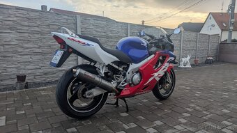 Vyfuk Gianelli CBR 600 F4 - 5