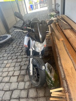 SUZUKI GSR600 - 5