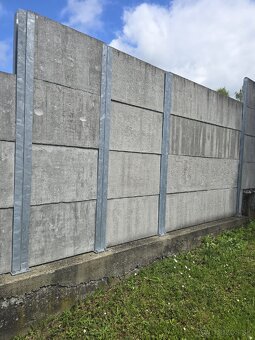 Zelezny stlp pre betónový plot - 5