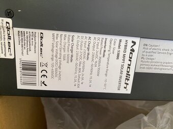 Predám solárny invertor Qoltec 3,5kw 1f - 5