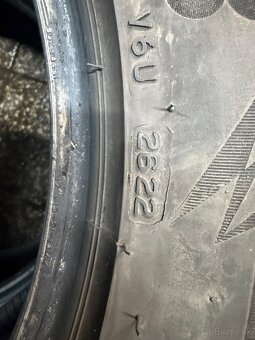 Predám zimné pneu Bridgestone 225/50R17 98V - 5