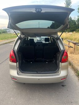 Toyota Corolla Verso 1.8 VVT-i - 5