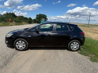 Opel Astra J 1.4 74 kW 2010 - 5