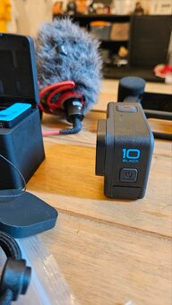 GoPro Hero 10 vo výbornom stave s príslušenstvom - 5