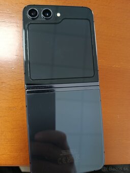 Samsung galaxy Z Flip 5 256GB - 5