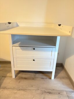 Detska postielka s matracom a komodou - 5