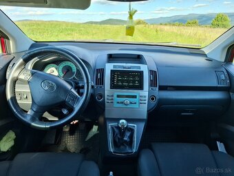 Toyota Corolla Verso - 5