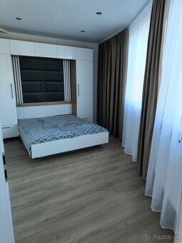 Prenájom 2 izbového bytu na námestí - 5