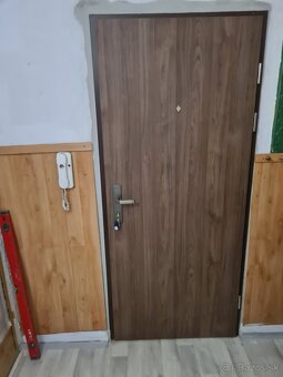 Výmena vchodových dverí do bytu - 5