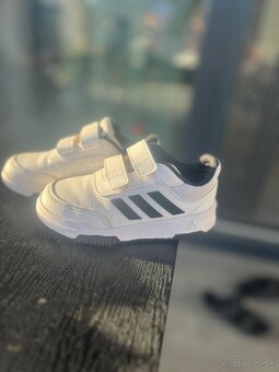 Detské tenisky adidas, veľkosť 25, top stav, cena 13€. - 5