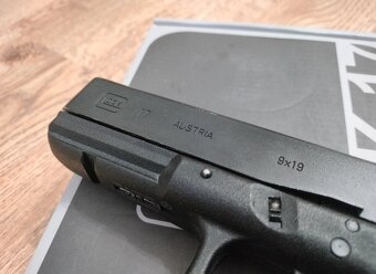 Umarex Glock 17 Gen3 CO2 - 5