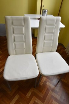 stol do kuchyne 70 x 70 + 2 pekne moderne stoličky - 5