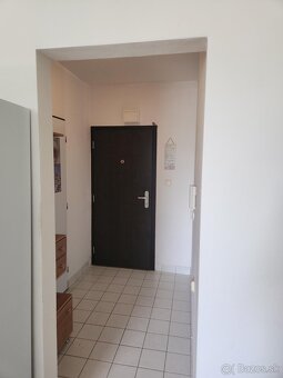 Prenajmem 2-izbový byt na Juhu v Trenčíne - 5