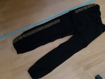 Rozne oblecko- nohavice, tricka, saty a ine - 5