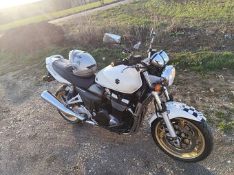 Suzuki GSX 1400 - 5