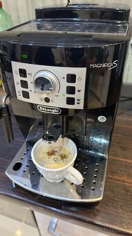 Predam plnoautomaticky kavovar DeLonghi MagnificaS vo výborn - 5