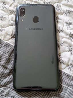 Predám Samsung A20e dual sim čierny voľný na všetky siete v - 5