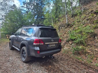 Toyota Landcruiser 200 - 5