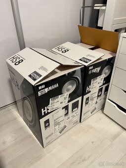 Yamaha HS8 štúdiové monitory (2 kusy) + stojany - 5