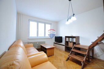 PRENÁJOM, 1-izbový byt, Poprad - Západ, Ul. Štúrova, blok Ze - 5